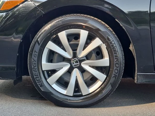 Used 2025  Honda LX image 19