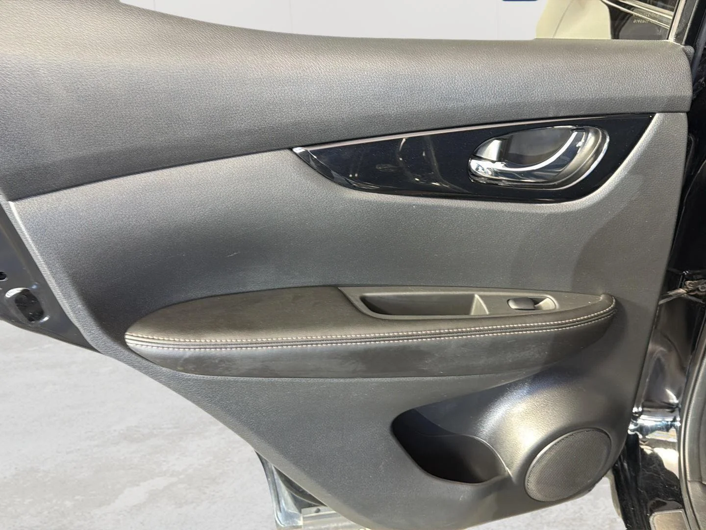 Used 2022 Magnetic Black Pearl Nissan SV image 23