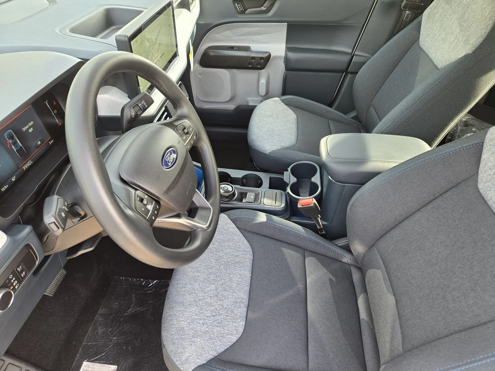New 2026 Oxford White Ford XLT image 8