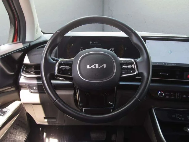 Used 2025 Red Kia LXS image 24