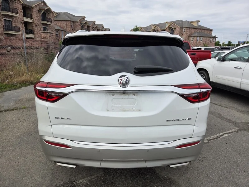 Used 2018 White Frost BUICK PREMIUM GROUP image 8