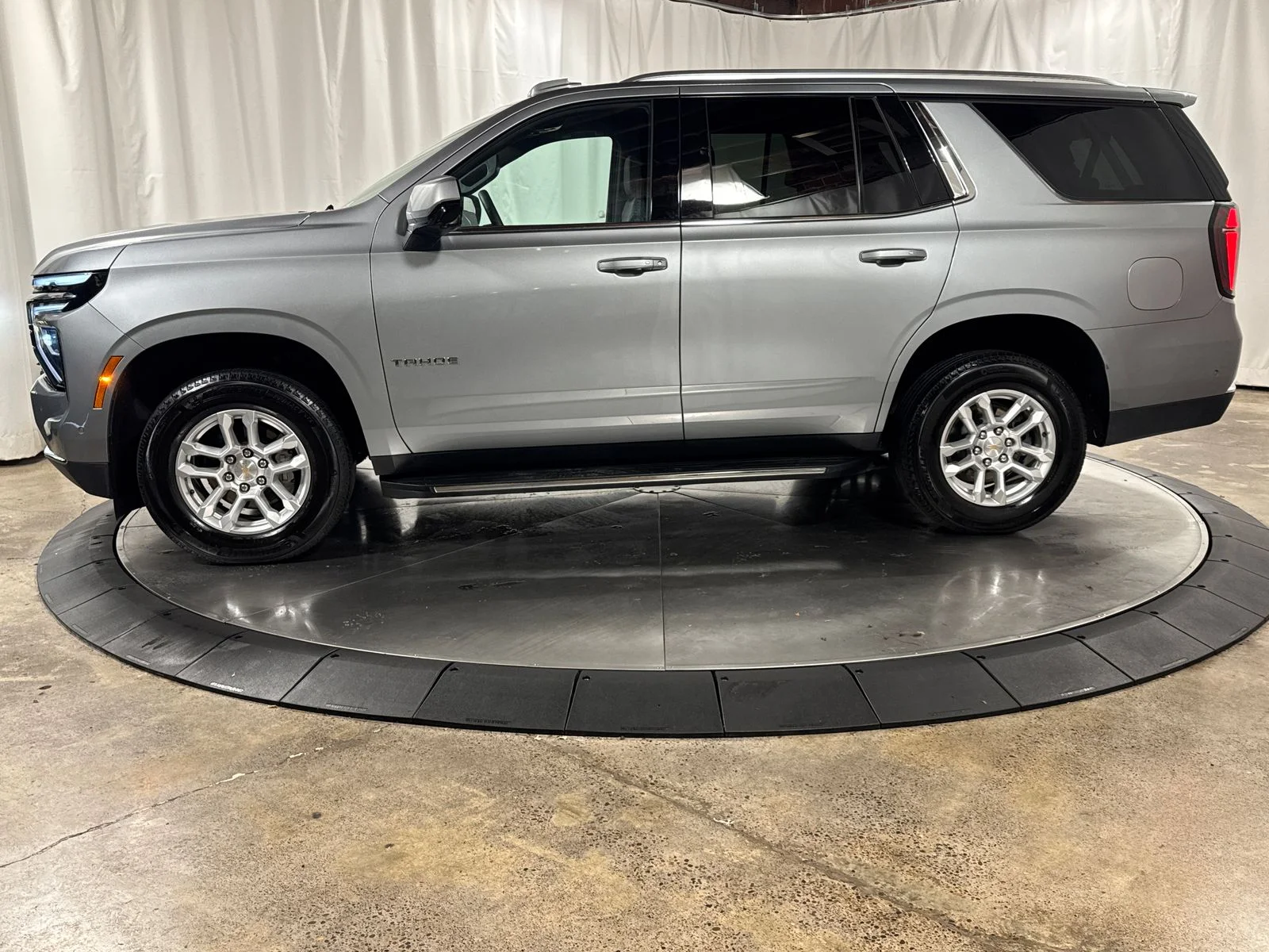 Used 2025 Gray Chevrolet LT image 8