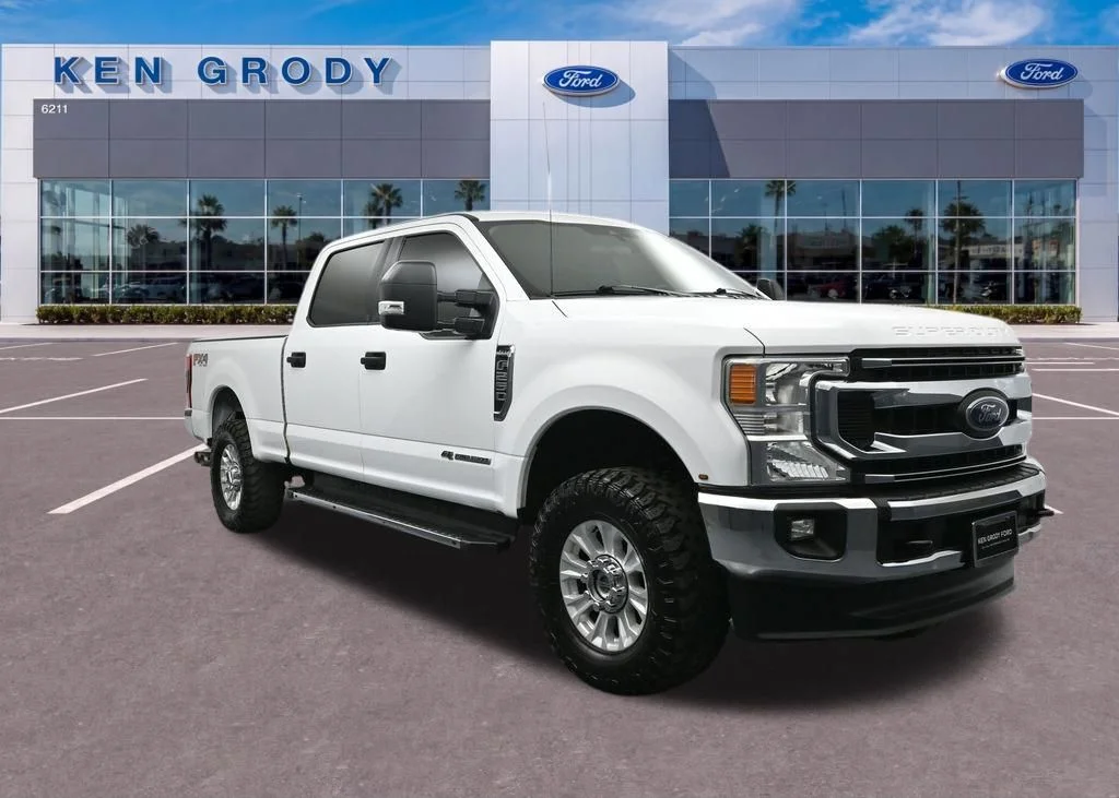 Used 2021 White Ford XLT image 1