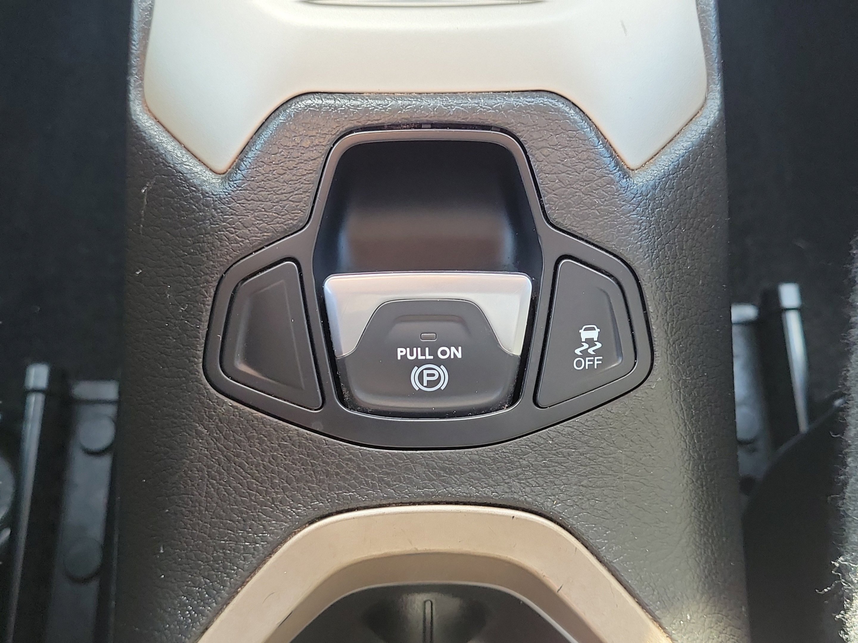 Used 2017 Colorado Red Jeep Latitude image 20