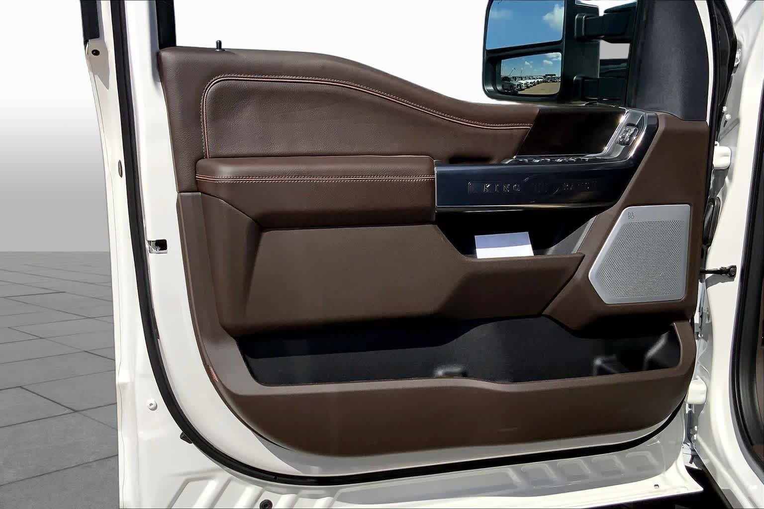 New 2027 Star White Metallic Tri-Coat Ford F-350® King Ranch® image 10