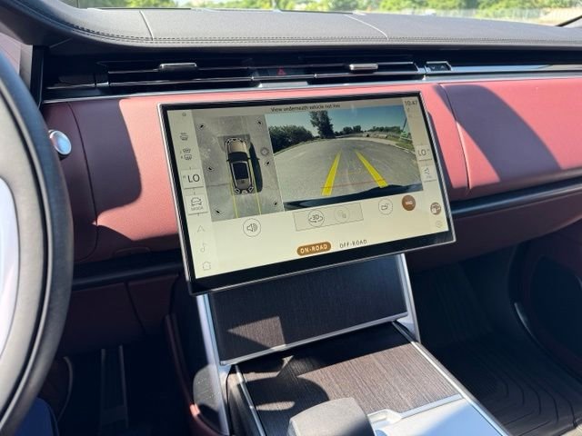 New 2026 Carpathian Grey Land Rover SE image 17