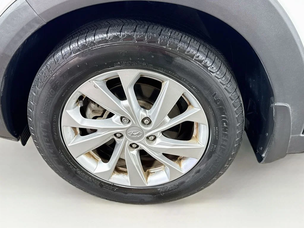 Used 2019 White Hyundai Value image 38