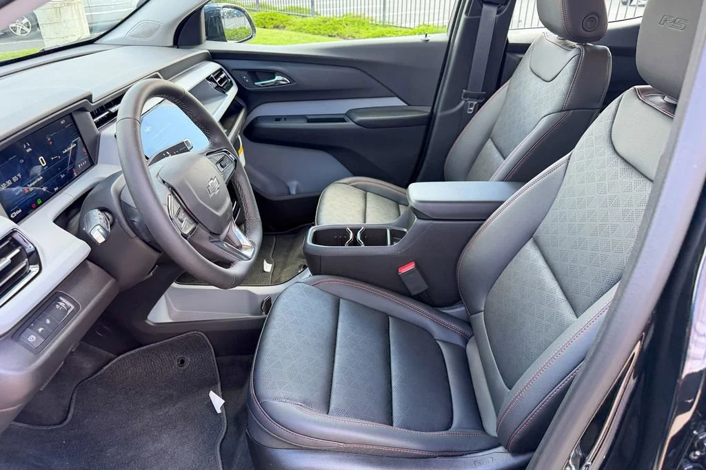 2027 Chevrolet Bolt RS - Photo 10