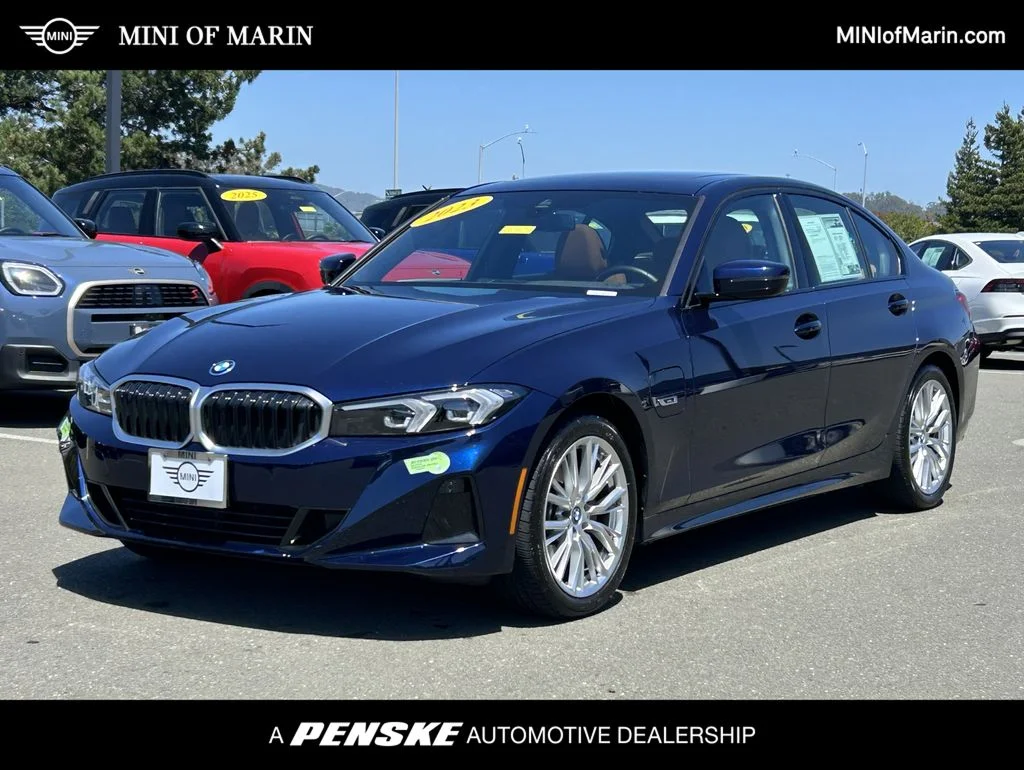 2023 BMW 3 Series 330e xDrive Sedan's photo