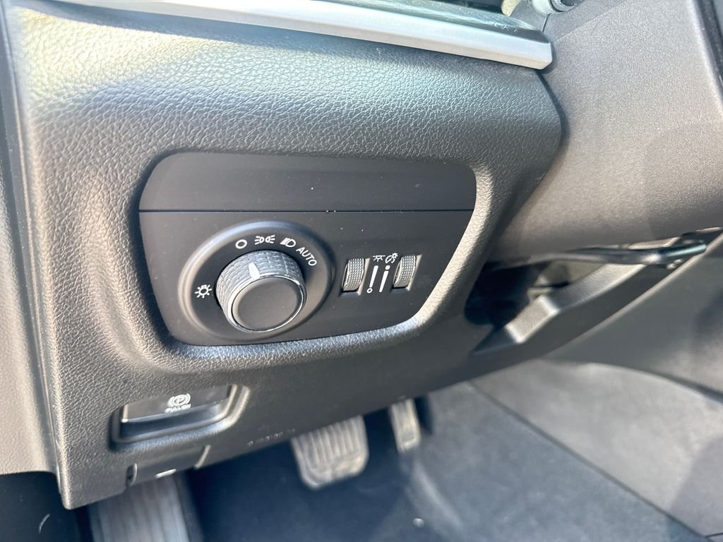 Used 2023 Gray Jeep Altitude X image 13