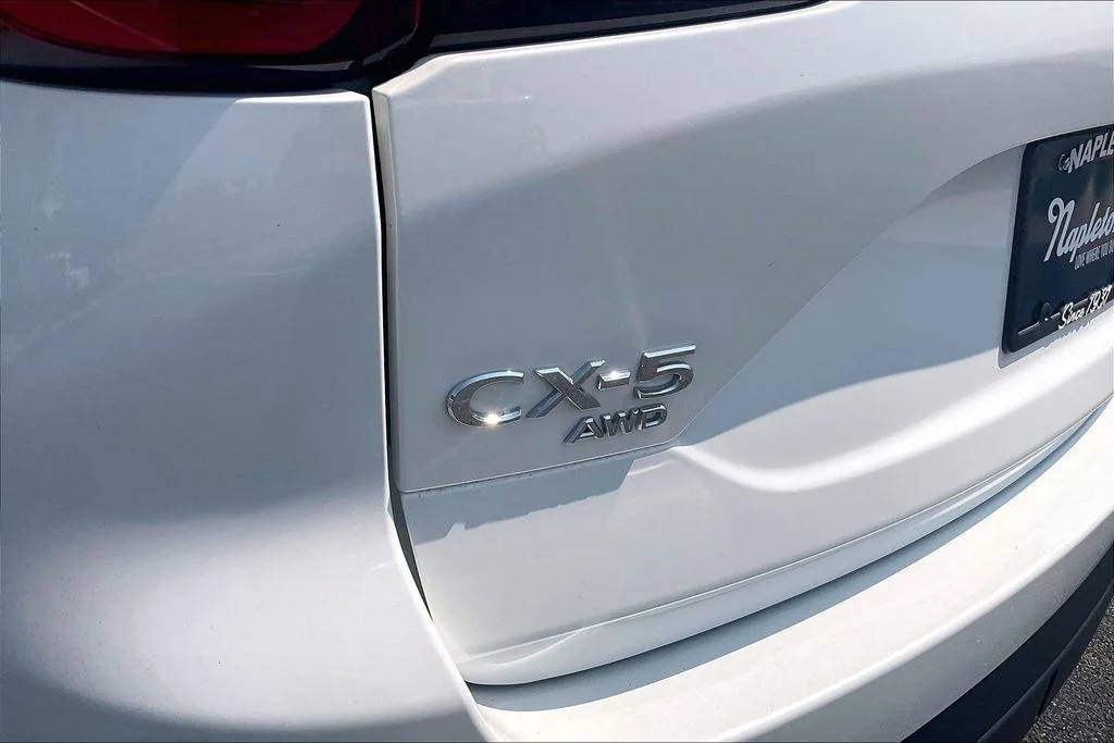Used 2022 White Mazda 2.5 S image 31