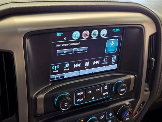 Used 2018 WHITE FROST TRICOAT GMC Denali image 20