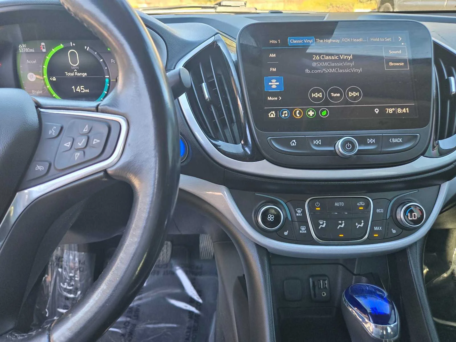 2019 Chevrolet Volt LT - Photo 13