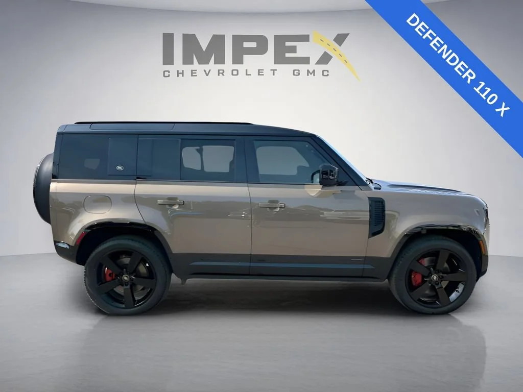 Used 2024  Land Rover X image 6