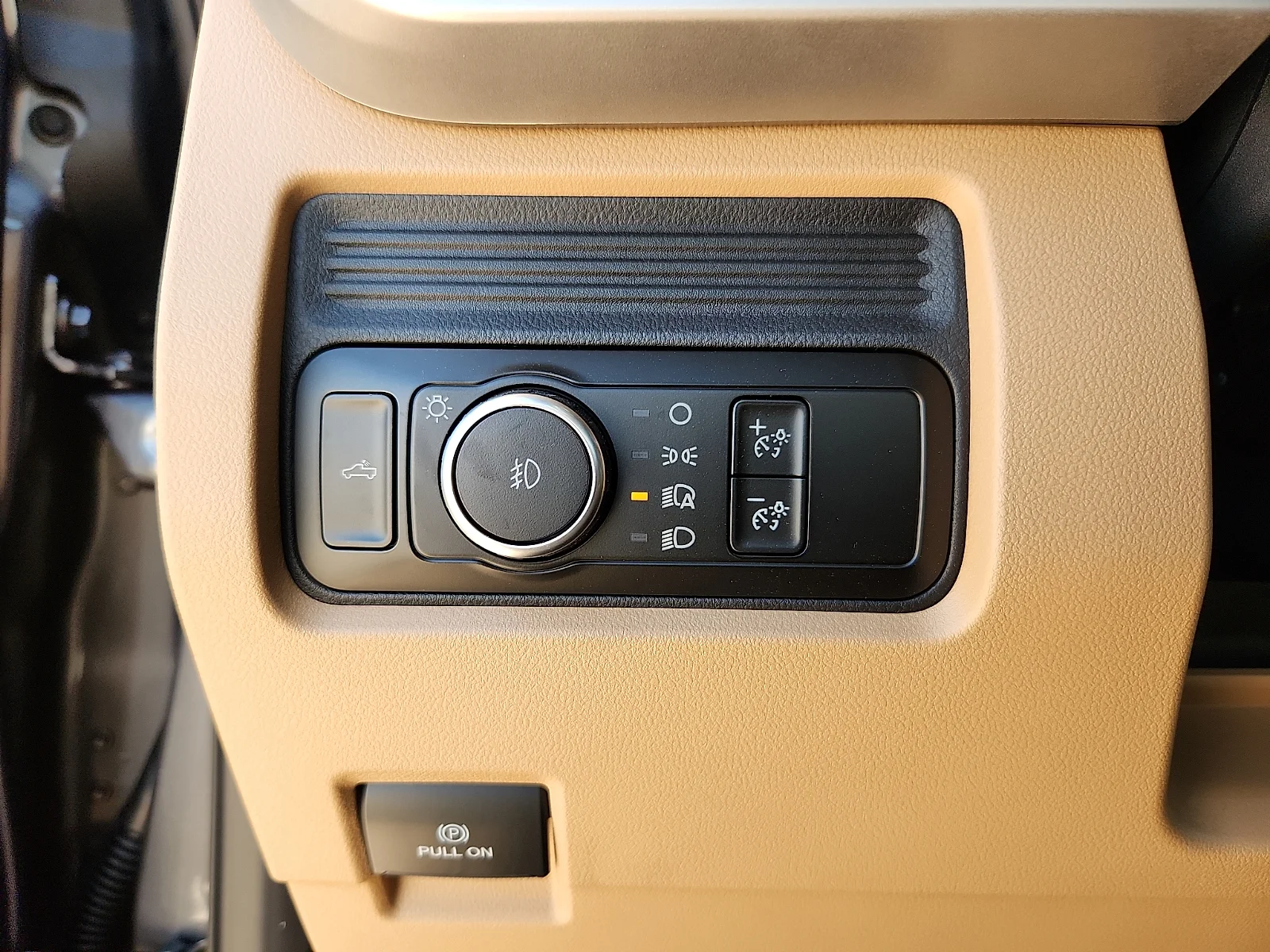 New 2027 Carbonized Gray Metallic Ford XLT image 19