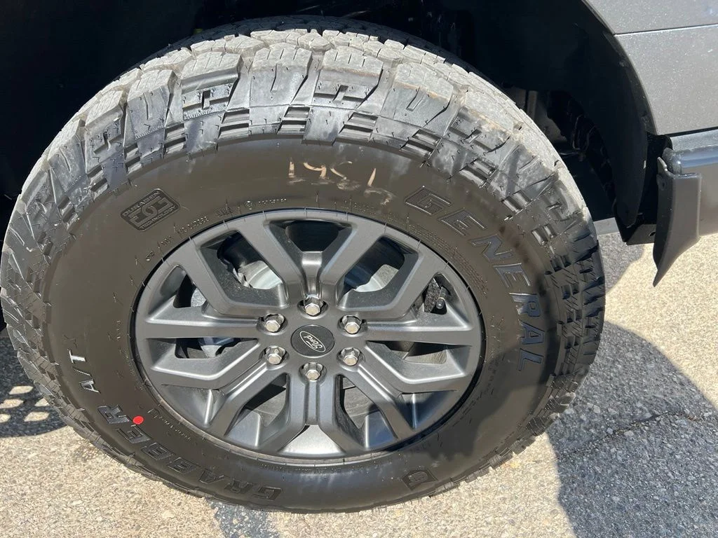 New 2026 Carbonized Gray Metallic Ford Tremor® image 29