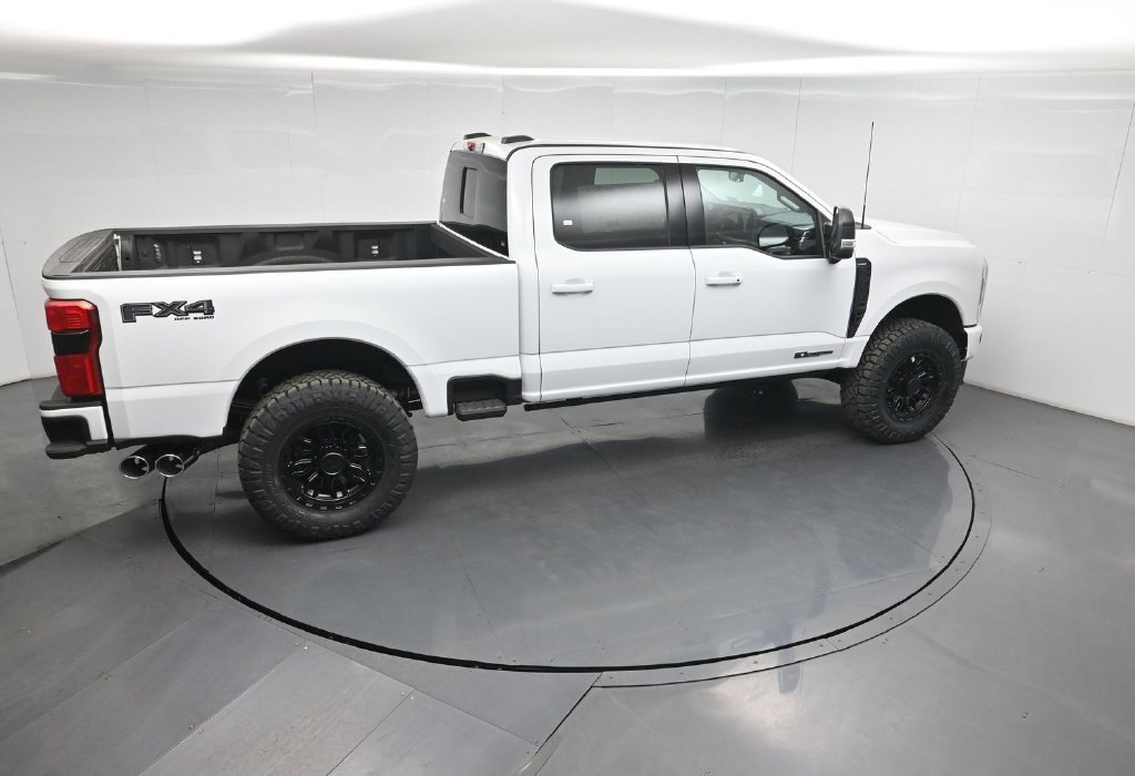 New 2026 Oxford White Ford Lariat image 37