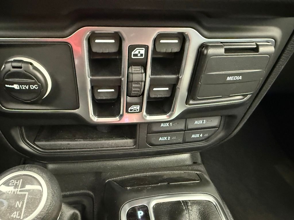 Used 2025 Bright White Clearcoat Jeep Sport image 21