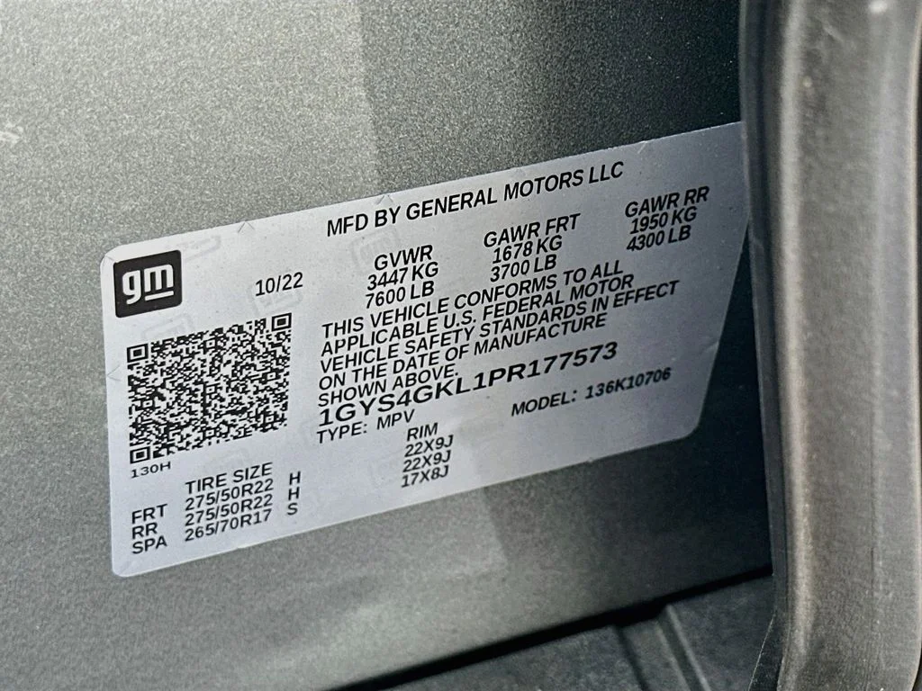 Used 2023 Silver Metallic Cadillac Sport Platinum image 35