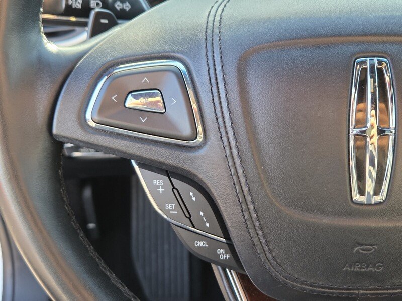 Used 2019 Silver Lincoln Reserve image 27