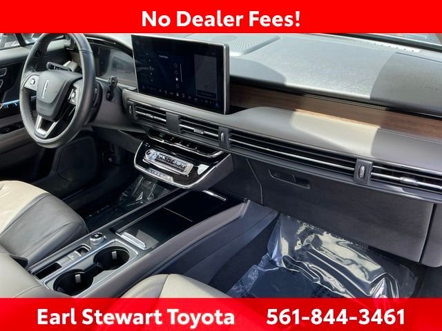 Used 2023 Silver Lincoln Reserve image 42