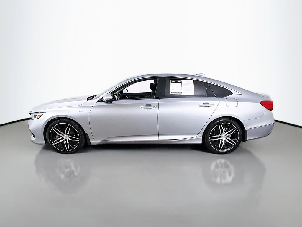 Used 2022 Lunar Silver Metallic Honda Touring image 4