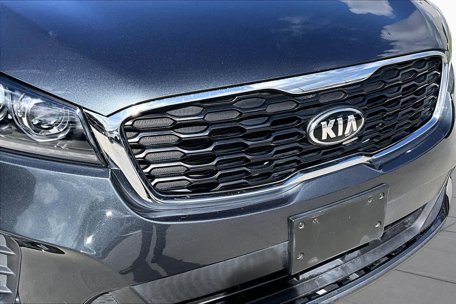 Used 2020 Gravity Grey Kia LX image 27