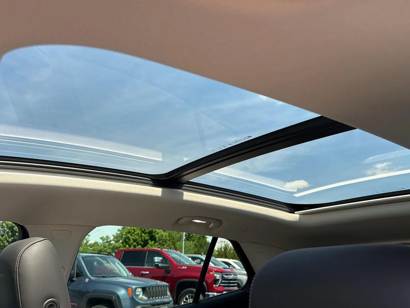 Used 2023 Ebony Twilight Metallic Buick Avenir image 4