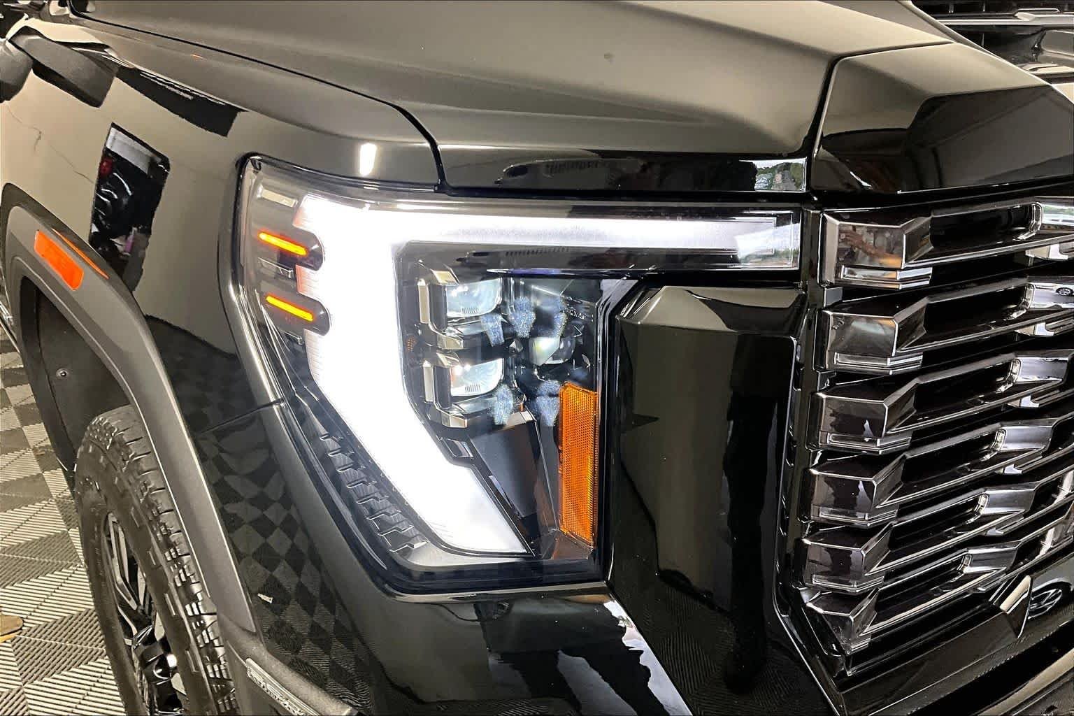 Used 2025 Onyx Black GMC Denali Ultimate image 26