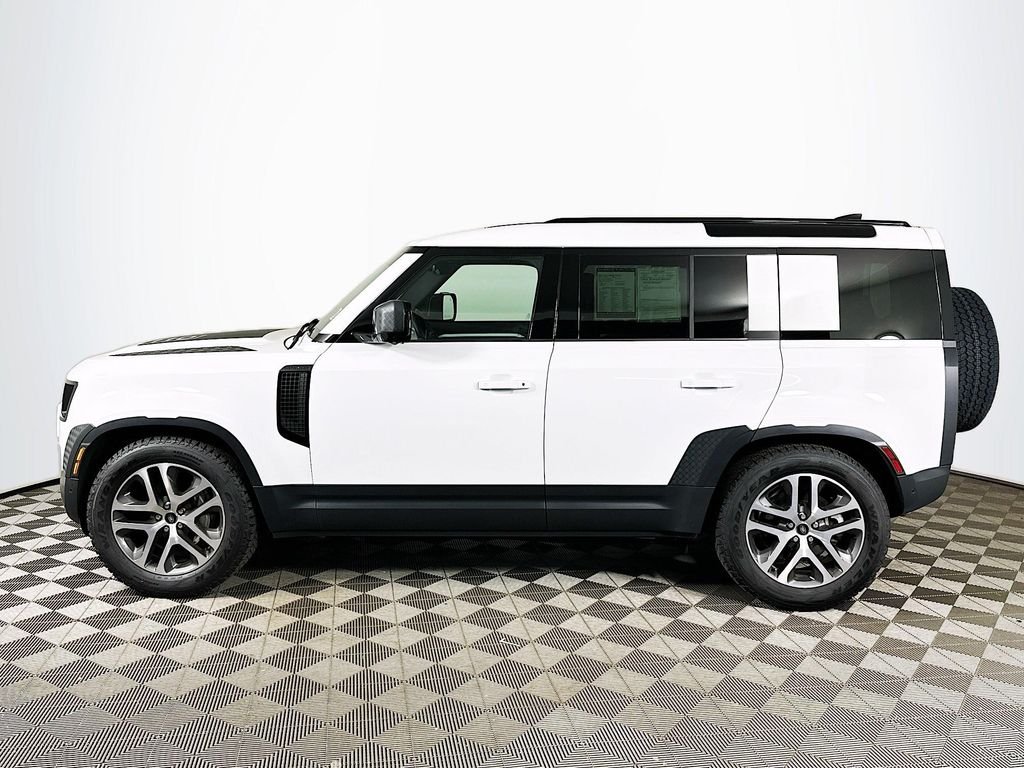 Certified Used 2025 Fuji White Land Rover S image 7
