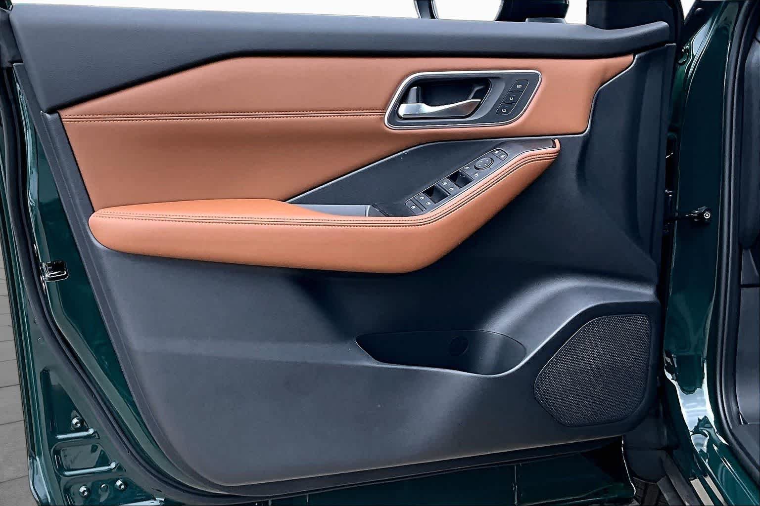 New 2026 Obsidian Green Nissan Platinum image 16