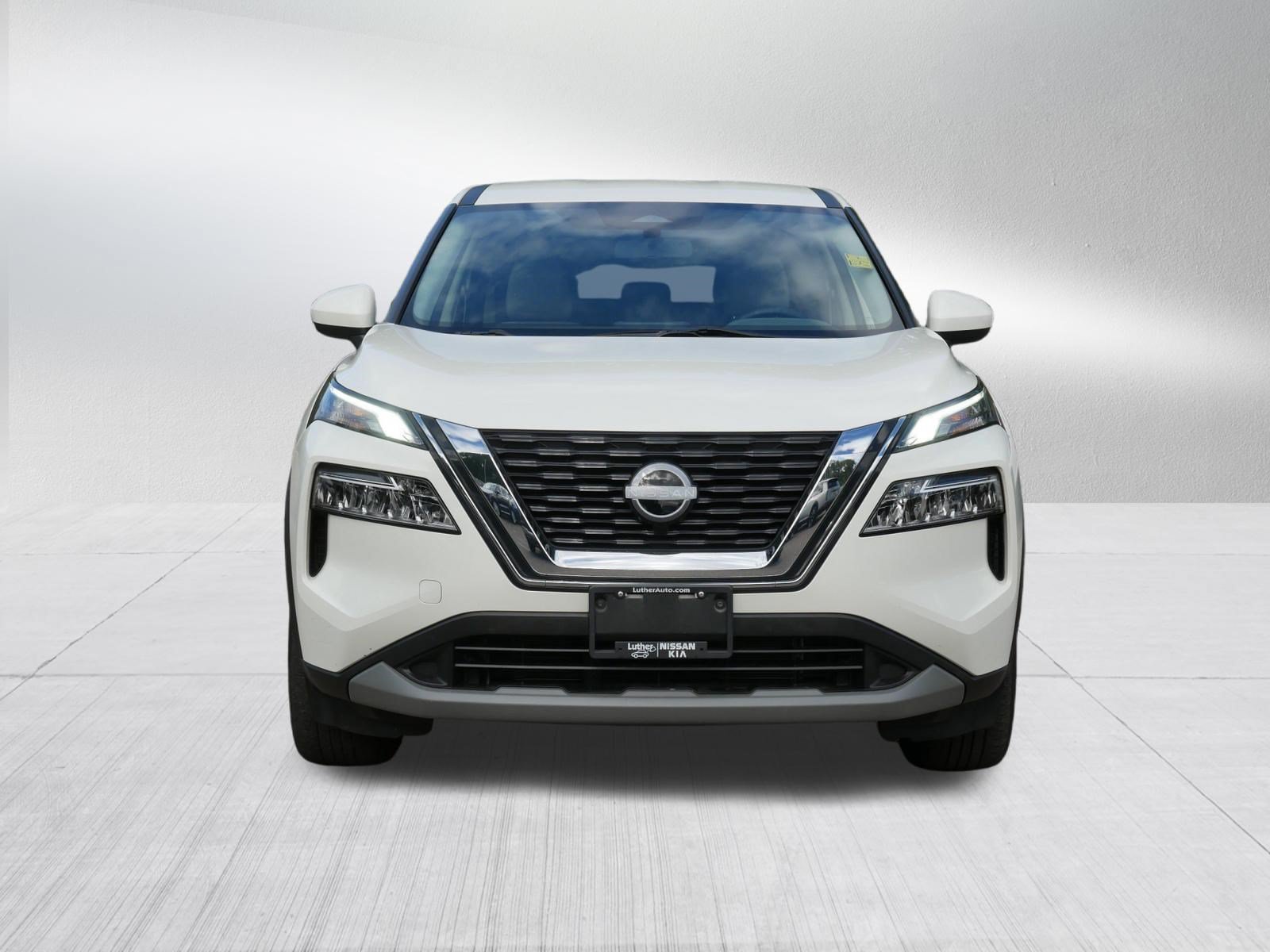 Certified Used 2023 Pearl White Tricoat Nissan SV image 2