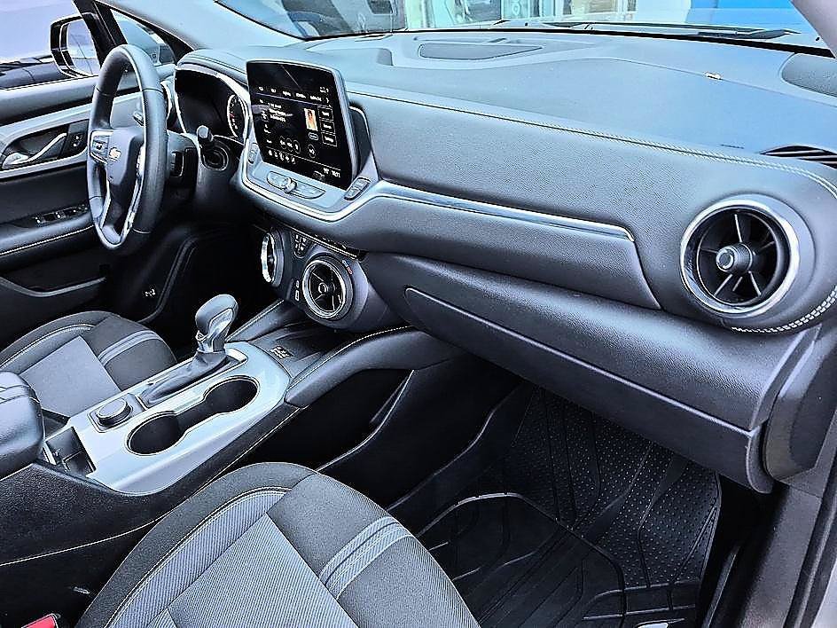 Used 2024 Sterling Gray Metallic Chevrolet LT image 33