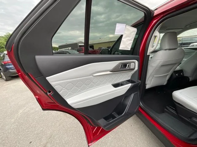 New 2026 Rapid Red Metallic Tinted Clearcoat Ford Platinum™ image 19