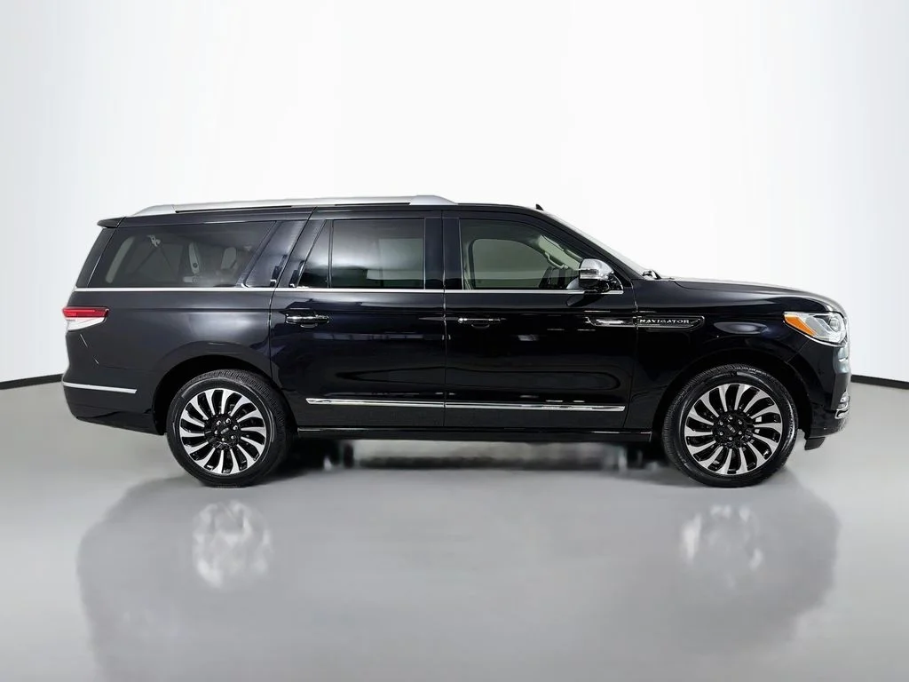 Used 2023 Black Lincoln Black Label image 4