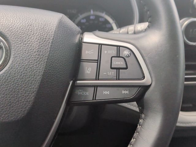 Used 2022 Black Toyota XLE image 19