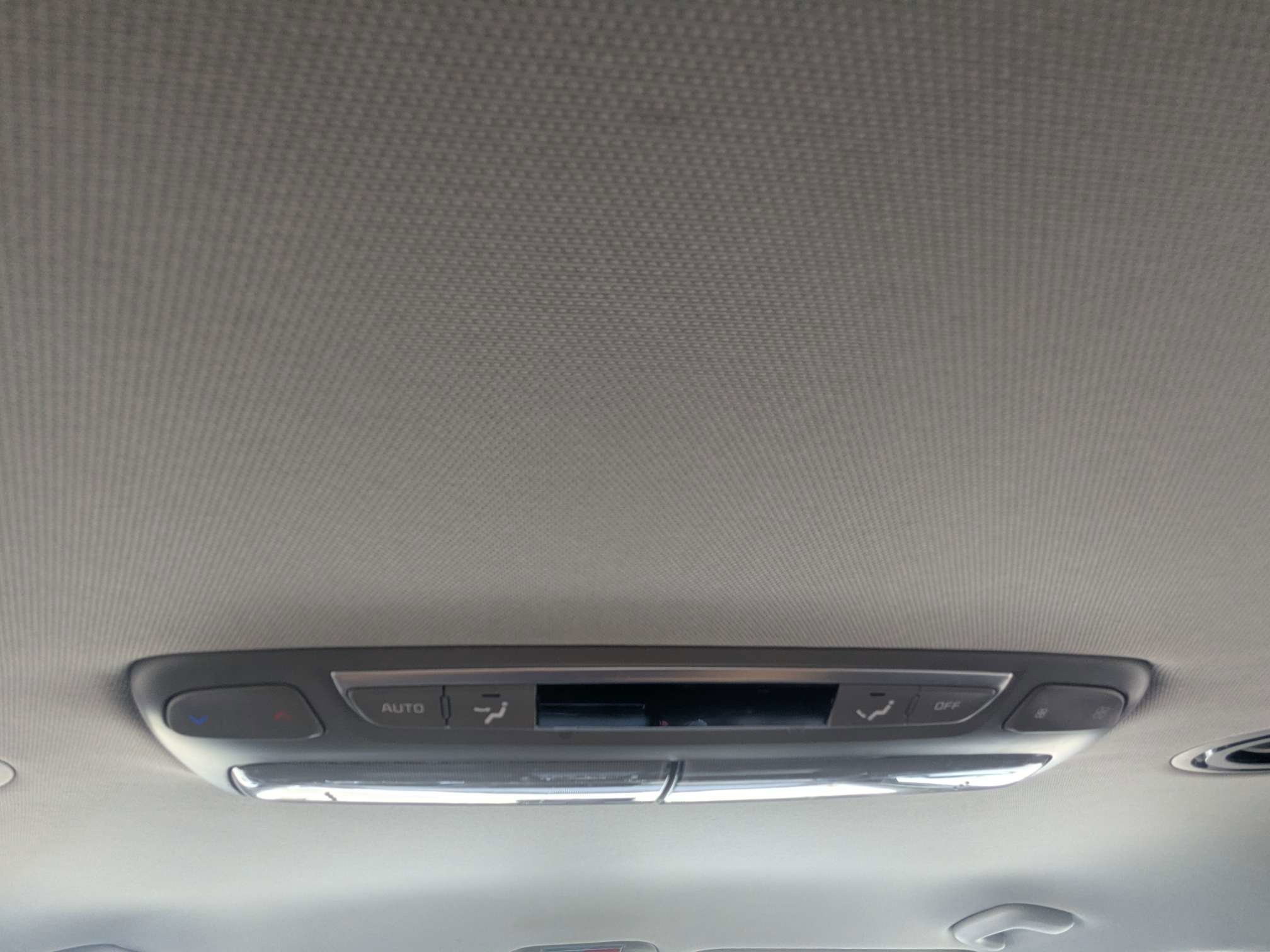 Used 2024 Glacial White Pearl Kia S image 19