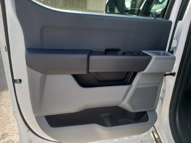 New 2027 Oxford White Ford XL 4WD CREW CAB image 11