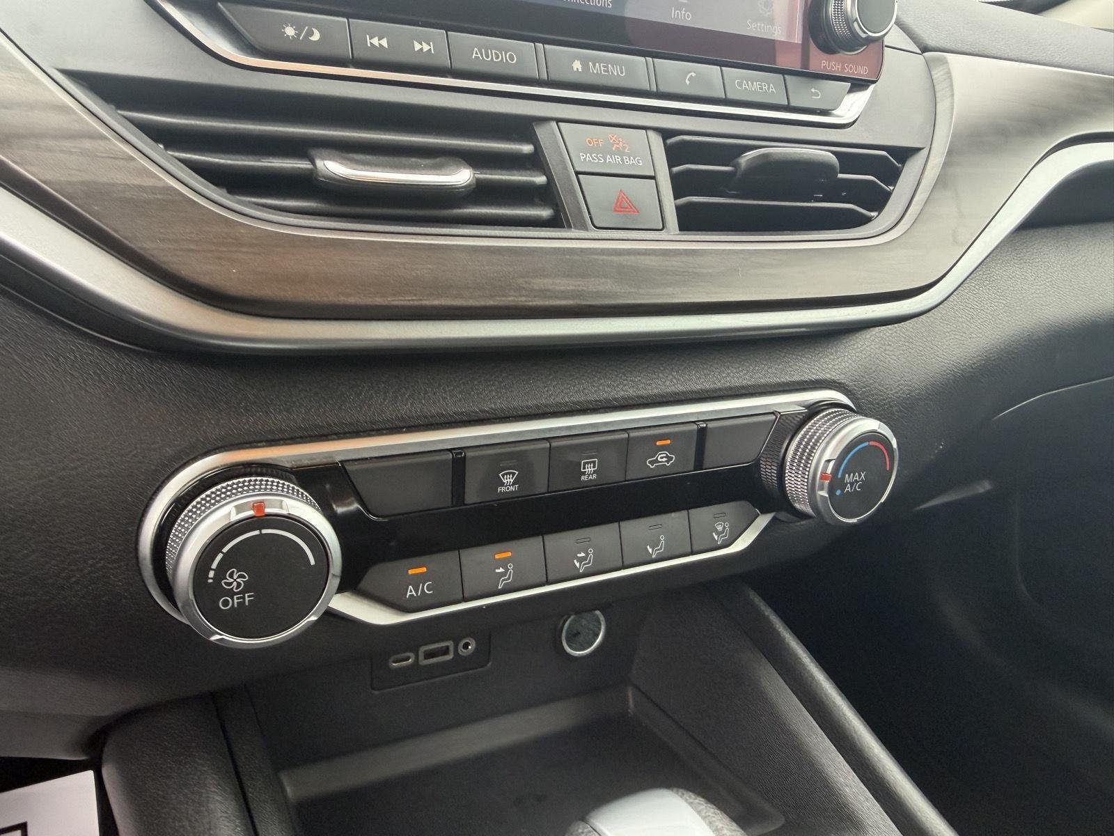 Used 2025 Gun Metallic Nissan SV image 25