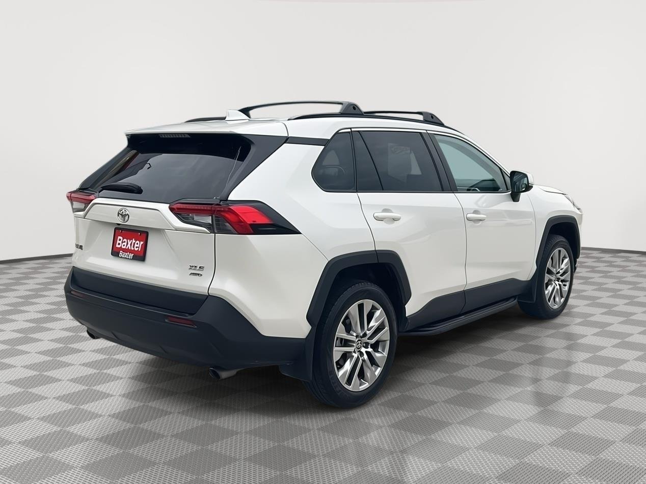 Used 2022 Blizzard Pearl Toyota XLE Premium image 11