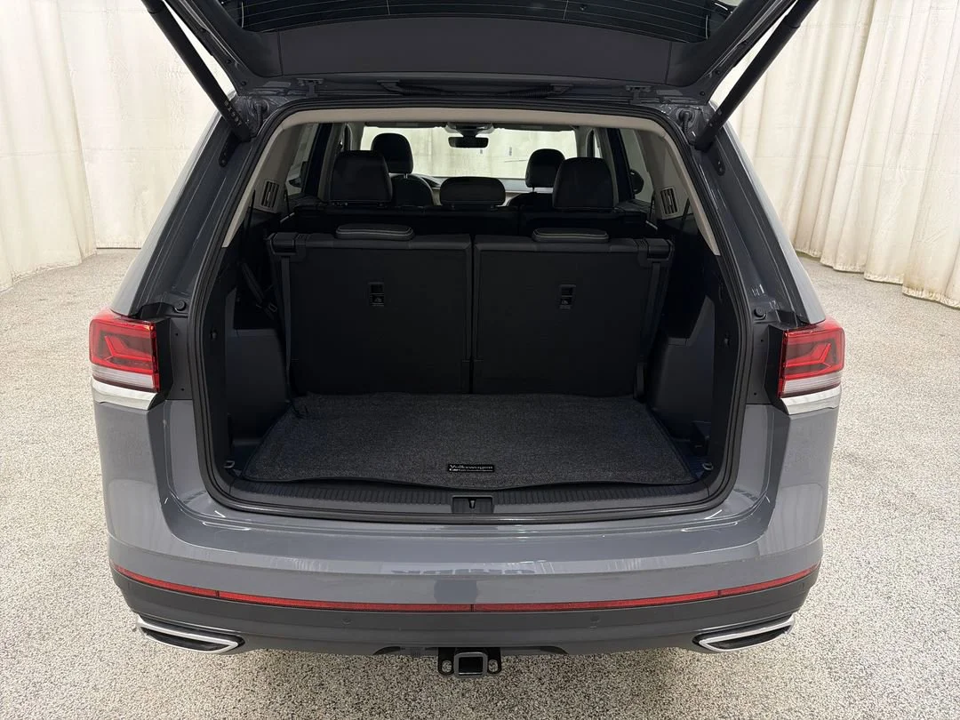 New 2026 Pure Gray Volkswagen 2.0T SE w/Technology image 17