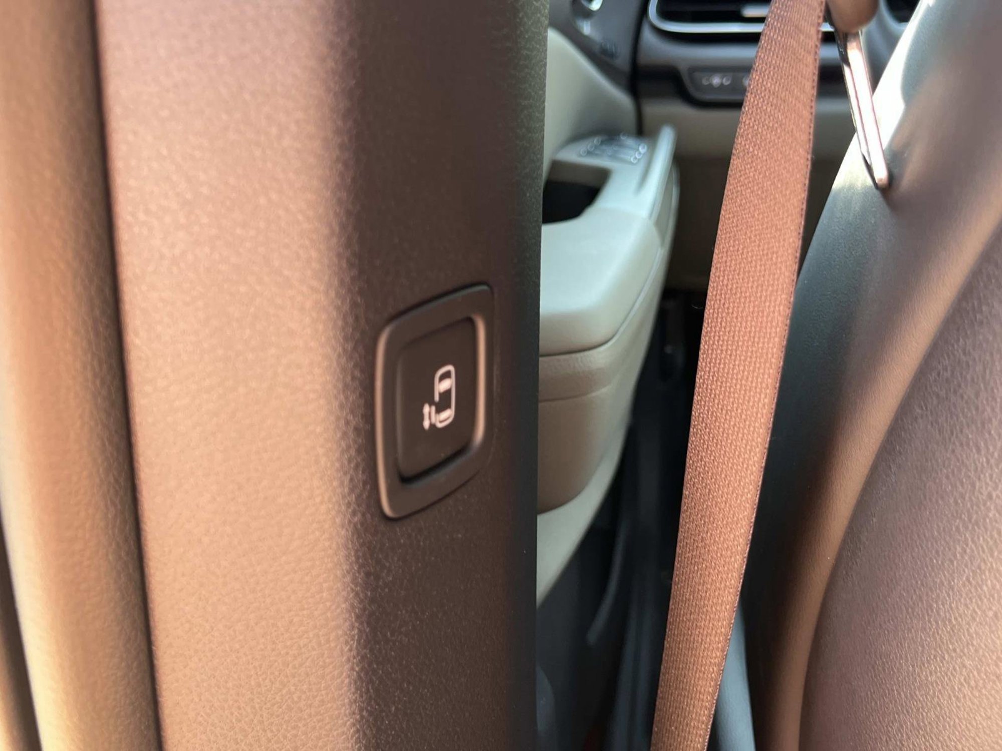 New 2026 Ivory Silver Kia EX image 15