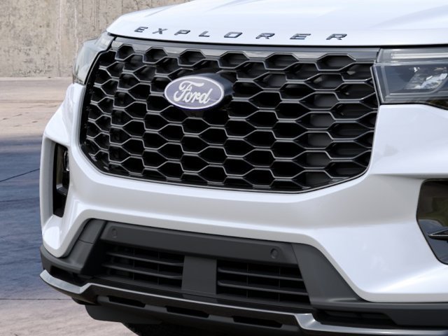 New 2027 White Metallic Ford ST-Line image 17