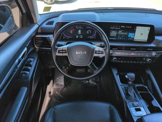 Certified Used 2025 Glacial White Pearl Kia LX image 15
