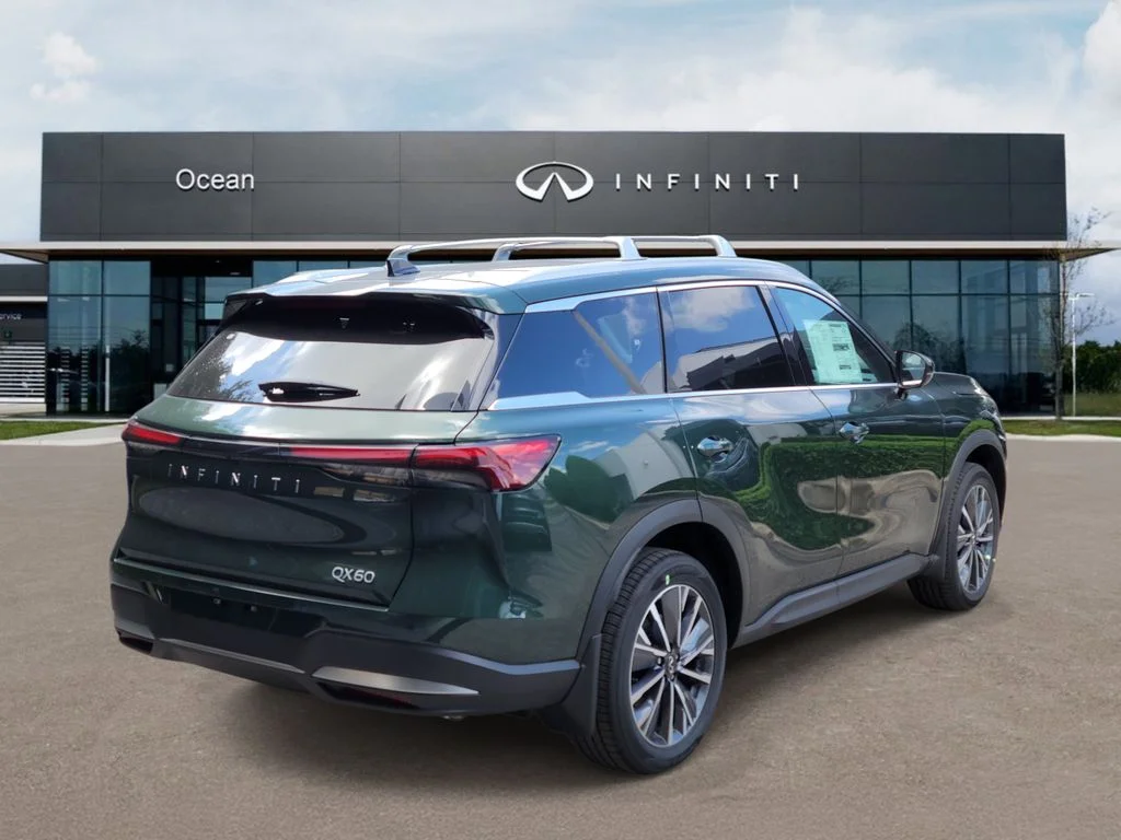 New 2027 DEEP EMERALD INFINITI Luxe FWD image 3