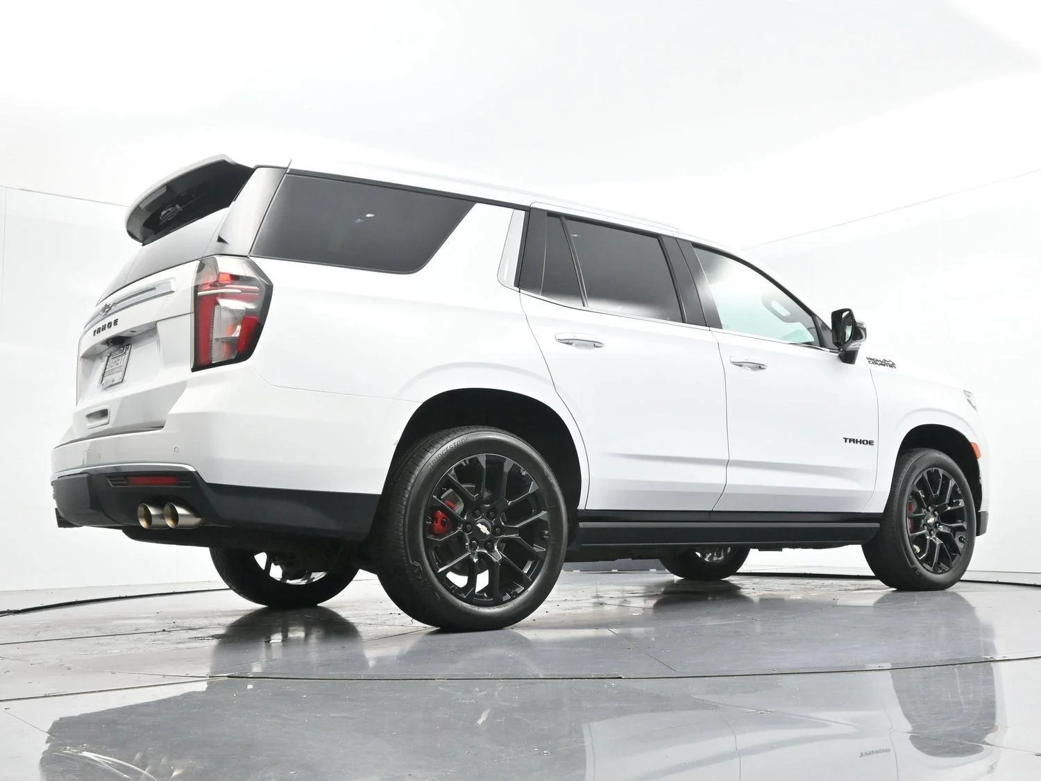 Used 2024 Summit White Chevrolet High Country image 53