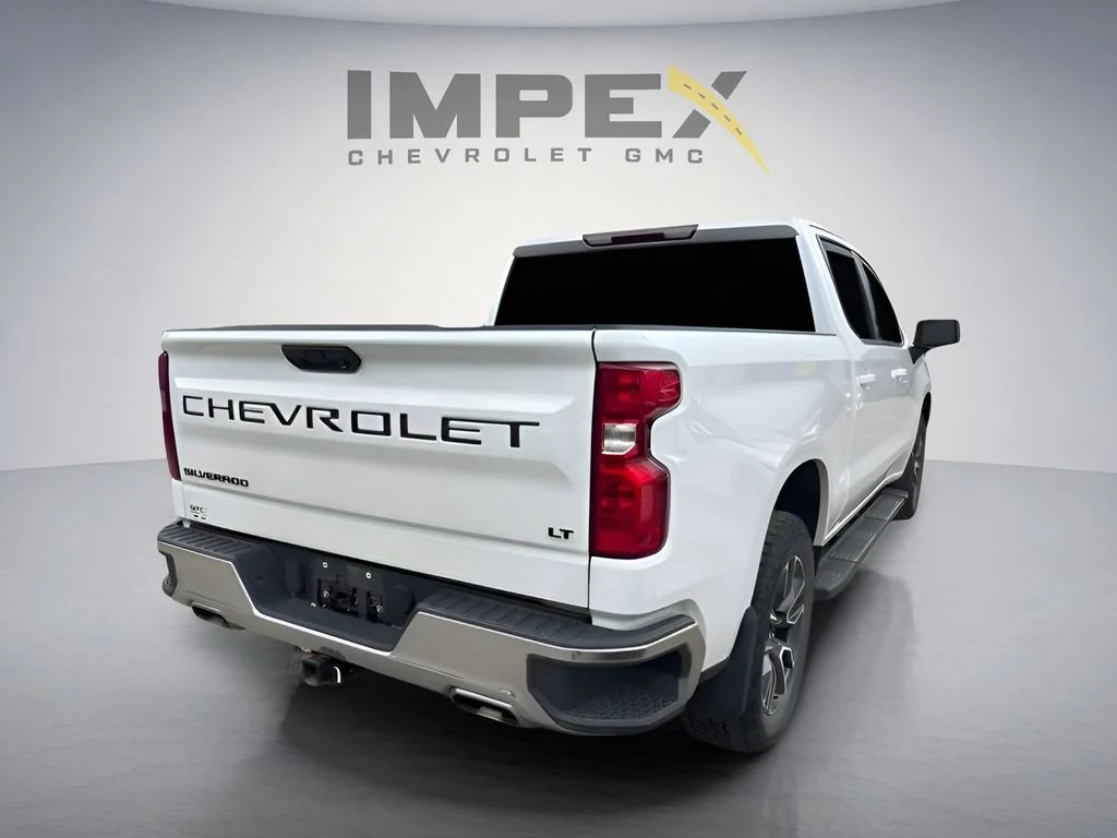 Used 2024 Summit White Chevrolet LT image 4