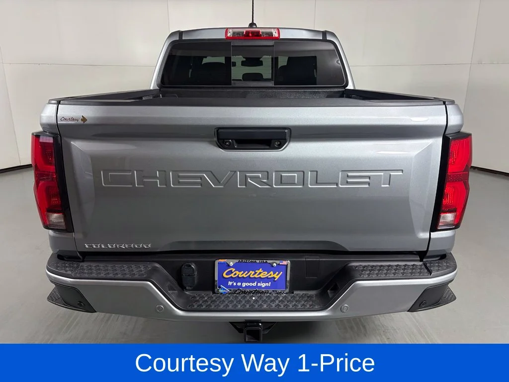 Used 2025 Gray Chevrolet LT image 9