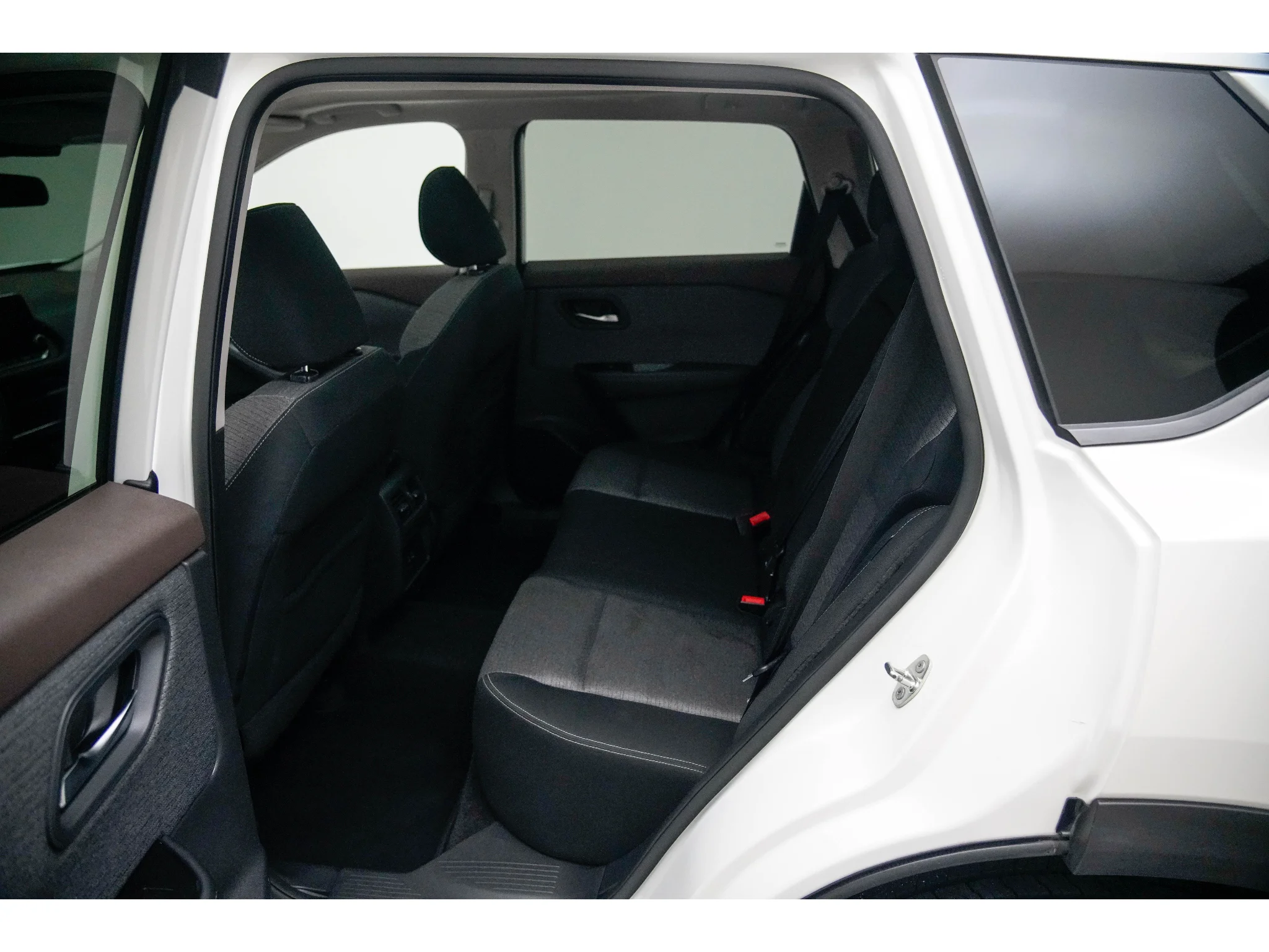Used 2021 Pearl White Tricoat Nissan SV image 20