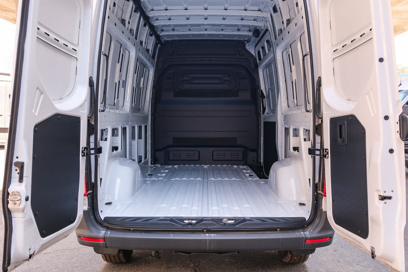 New 2025 Arctic+White Mercedes-Benz Cargo 144 WB  RWD 2.0L 4-Cylinder image 29